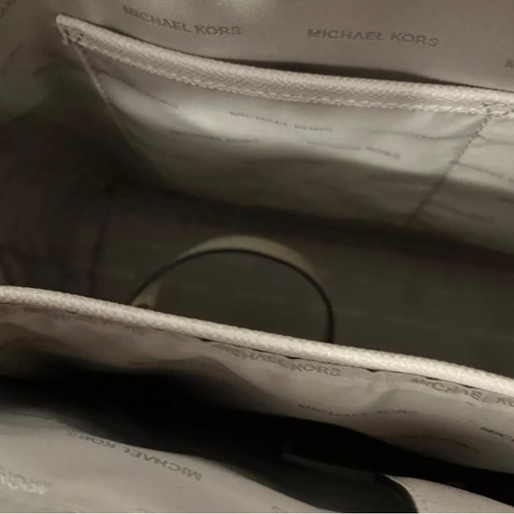 Michael Kors Soft Pink Tote - Excellent Condition - Picture 4 of 4